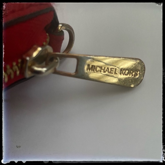 ❌SOLD❌ Michael Kors Jet Set Wallet - Picture 6 of 6